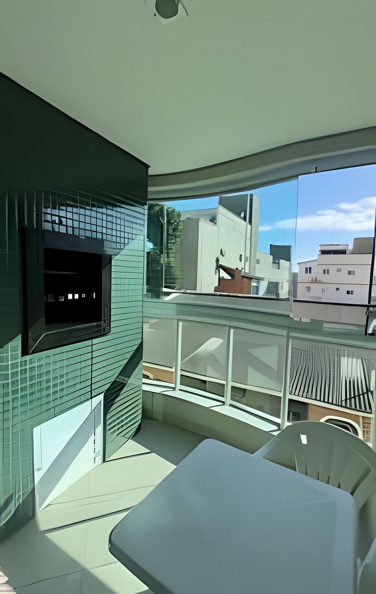 Apto Centro 2 dorms c/ garagem - Vista para o Mar