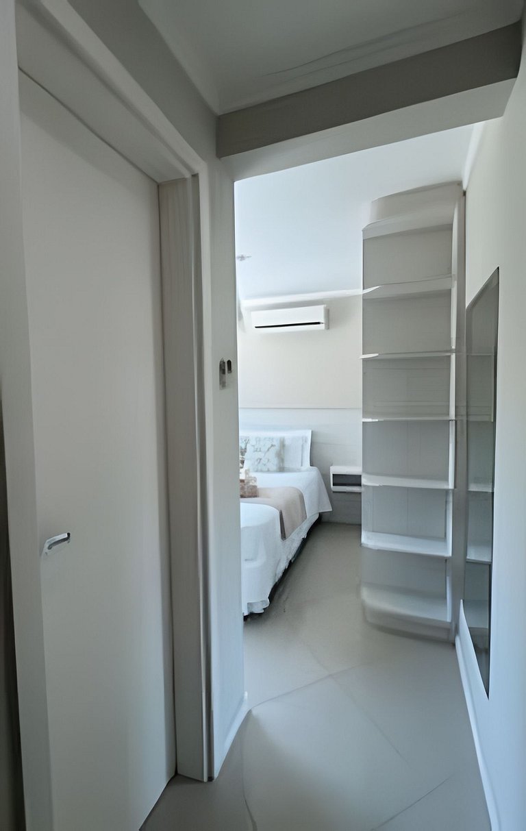 Apto Centro 2 dorms c/ garagem - Vista para o Mar