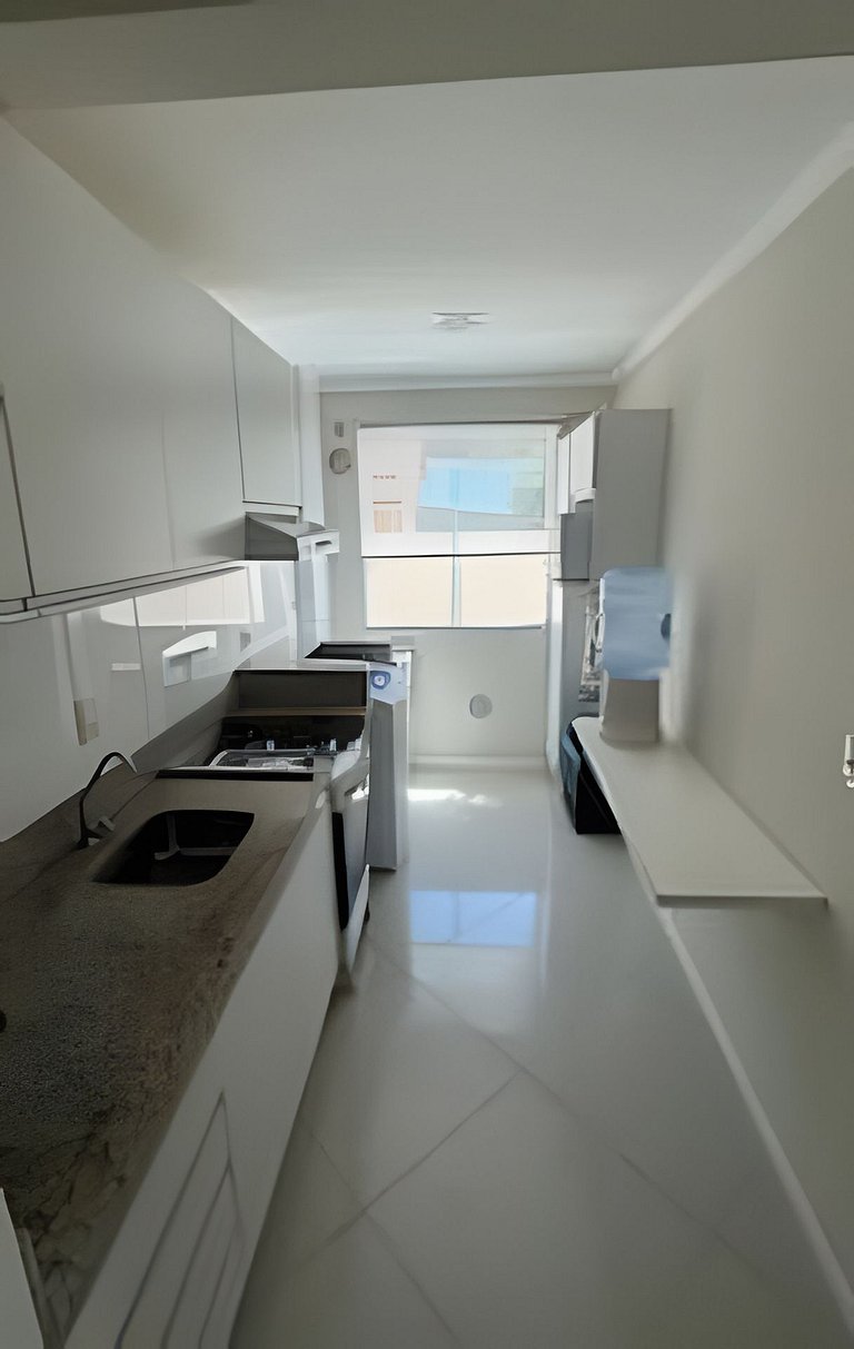 Apto Centro 2 dorms c/ garagem - Vista para o Mar