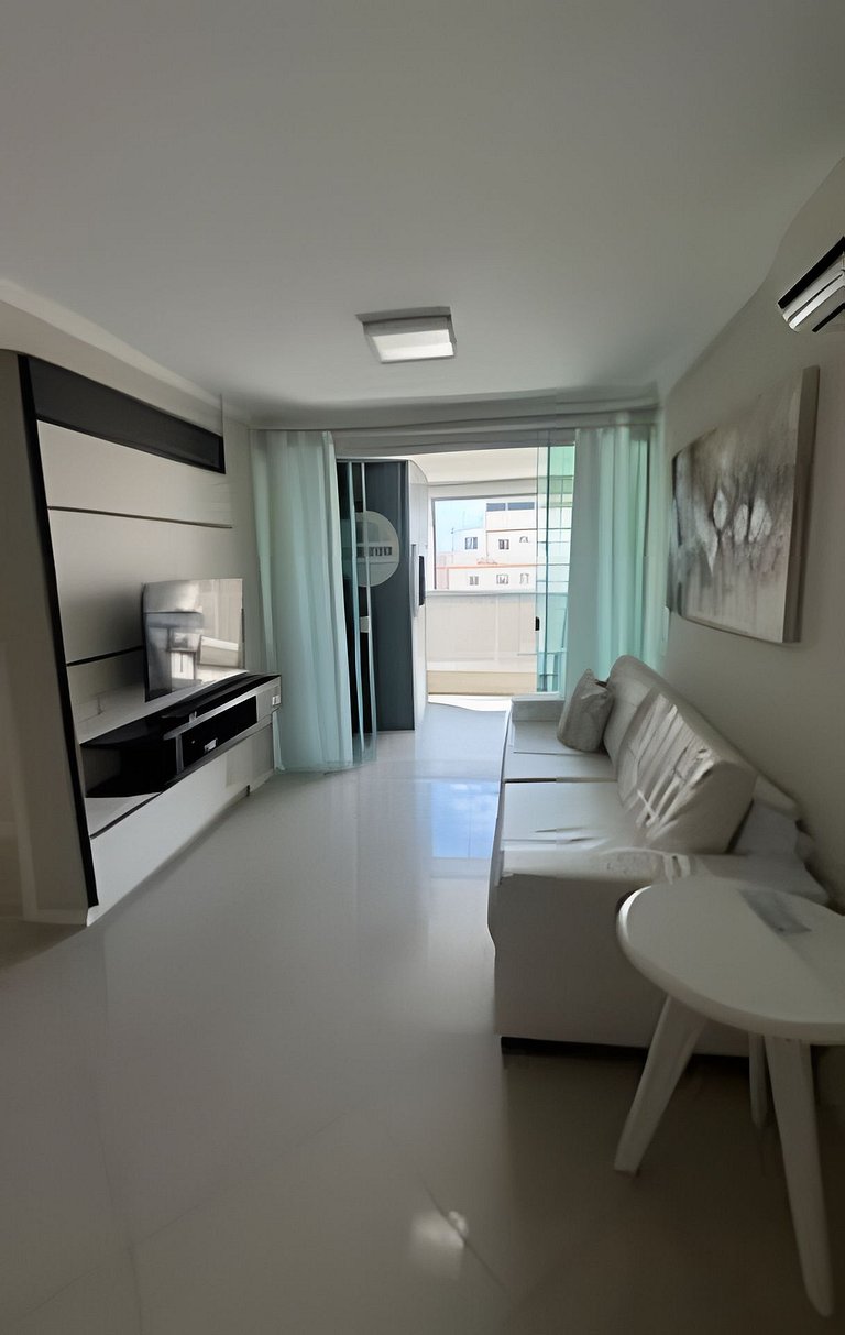 Apto Centro 2 dorms c/ garagem - Vista para o Mar