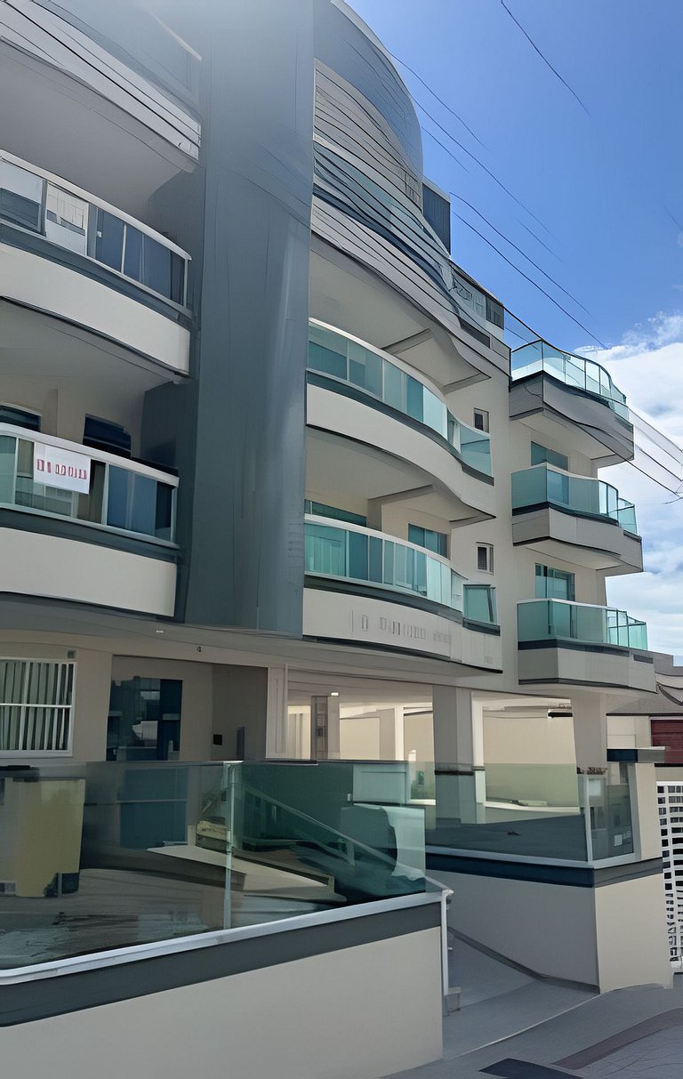 Apto Centro 2 dorms c/ garagem - Vista para o Mar