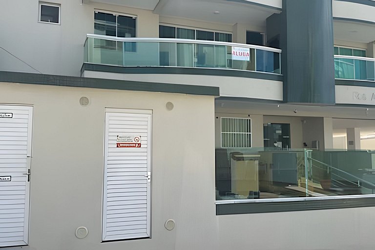 Apto Centro 2 dorms c/ garagem - Vista para o Mar
