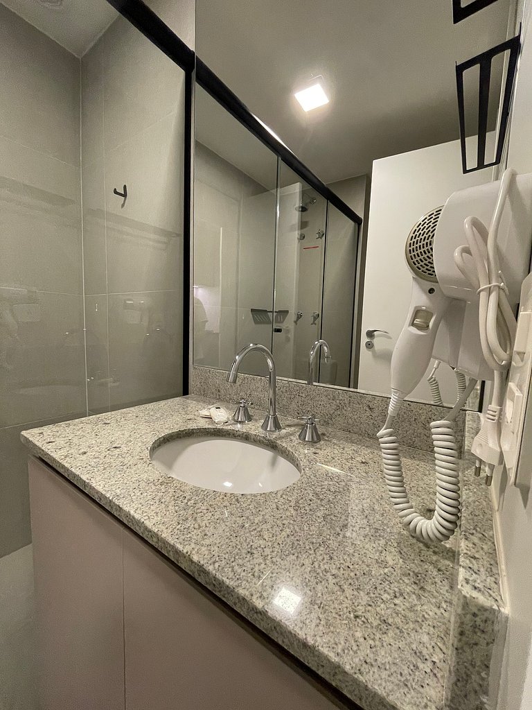 Studio completo | Piscina, academia e conforto