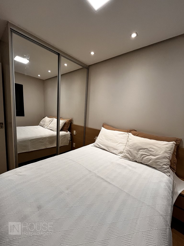 Apto 1 Quarto Premium no Go Carlos Gomes